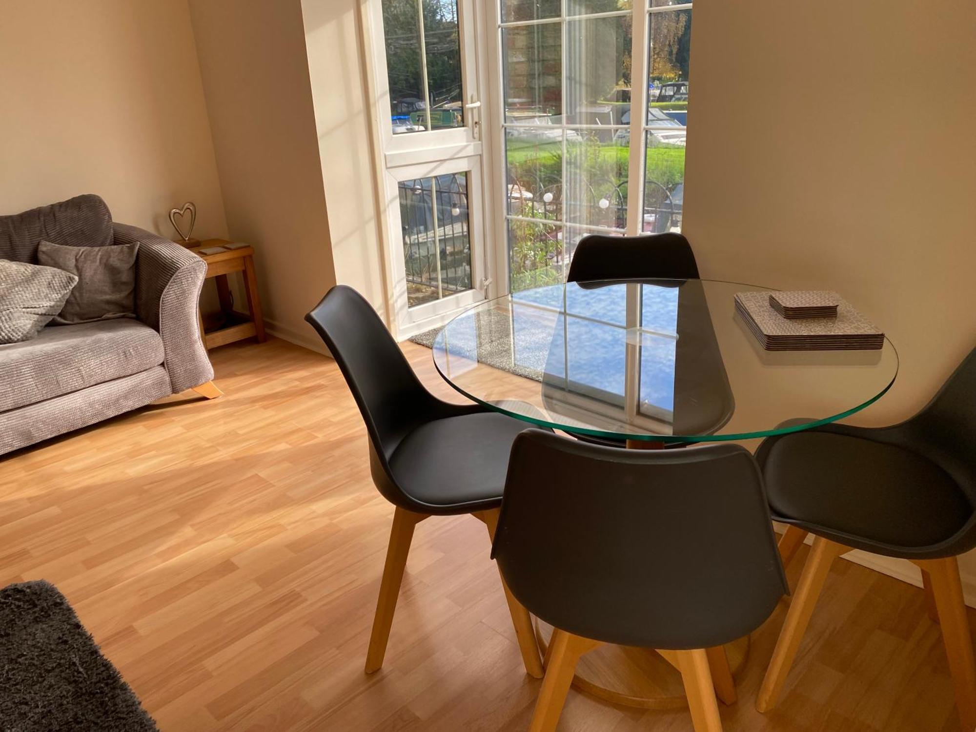 River Courtyard Apartment In The Heart Of Stneots 圣尼奥特 外观 照片