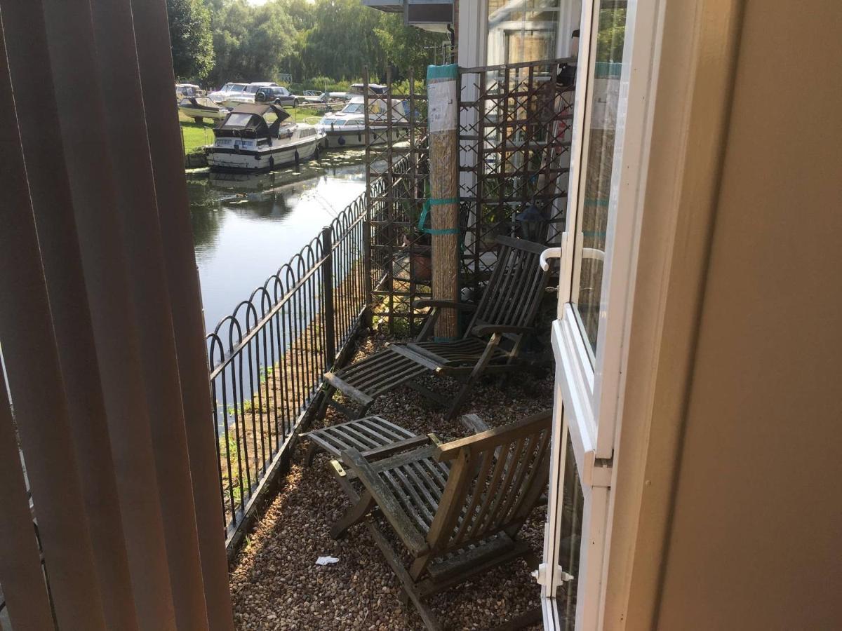 River Courtyard Apartment In The Heart Of Stneots 圣尼奥特 外观 照片